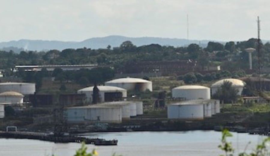 imagen de Estados Unidos autorizó el envío limitado de petróleo venezolano a Cuba pero exigió “cambios drásticos” en la isla