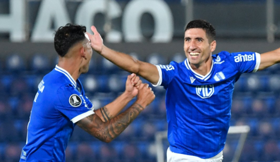 imagen de Juventud, con gol agónico en tiempo adicional, venció 2-1 en su visita a Guaraní y avanzó en la Libertadores
