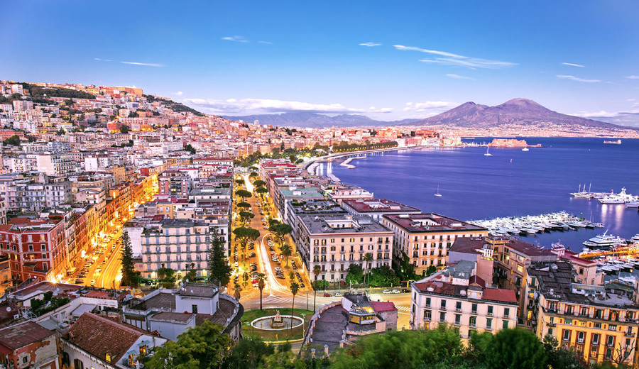 imagen de Nápoles: La ciudad mediterránea que cuenta con el centro histórico más antiguo de Europa y es Patrimonio de la Humanidad