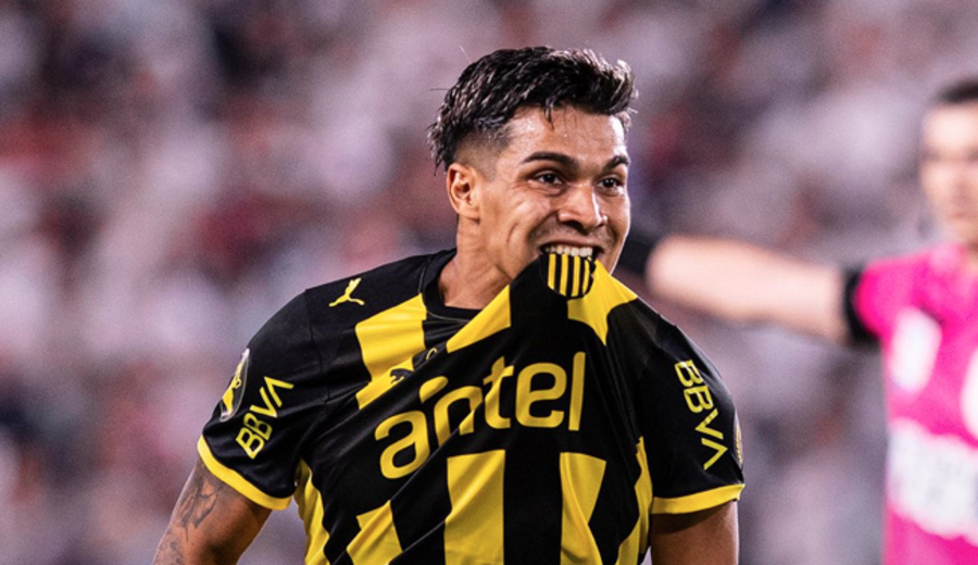 imagen de Peñarol venció 1-0 en su visita a Nacional y lidera junto a Central Español