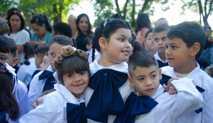 imagen de Más de 600.000 estudiantes de Primaria, Secundaria y UTU iniciaron el año lectivo en centros públicos de todo el país