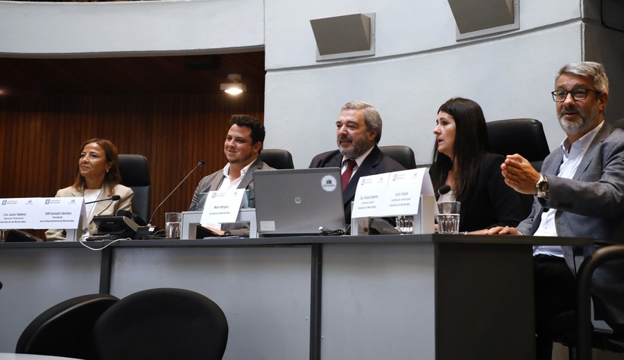 imagen de Bergara sobre reforma del transporte metropolitano: “es mucho más” que “si hay túnel o no en 18 de Julio”