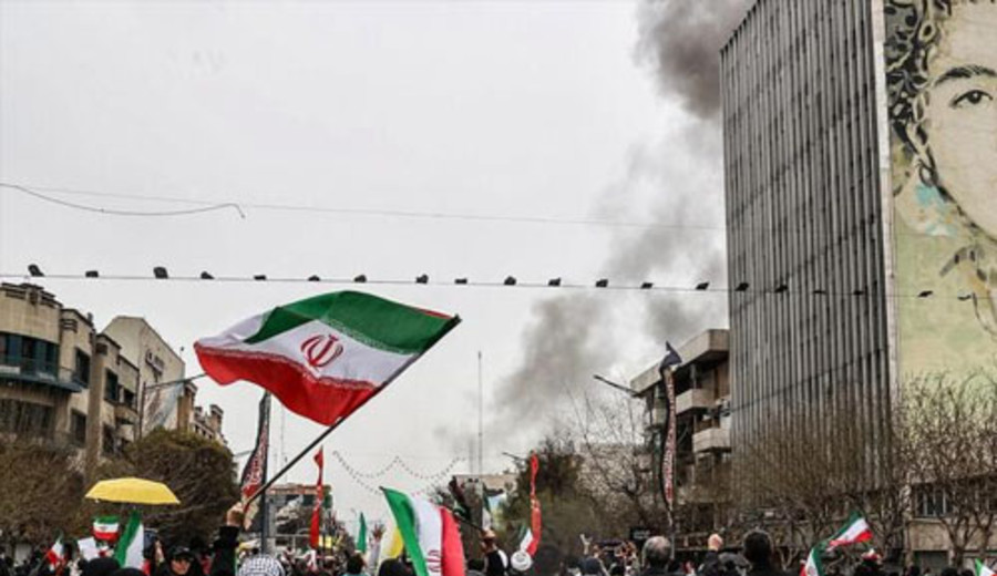 imagen de Bombas sobre una manifestación a favor del Gobierno en Teherán
