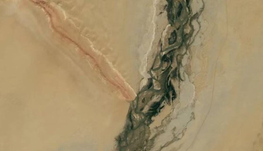 imagen de China: La NASA detecta desde el espacio una imponente estructura con forma de 'Y' en mitad del desierto