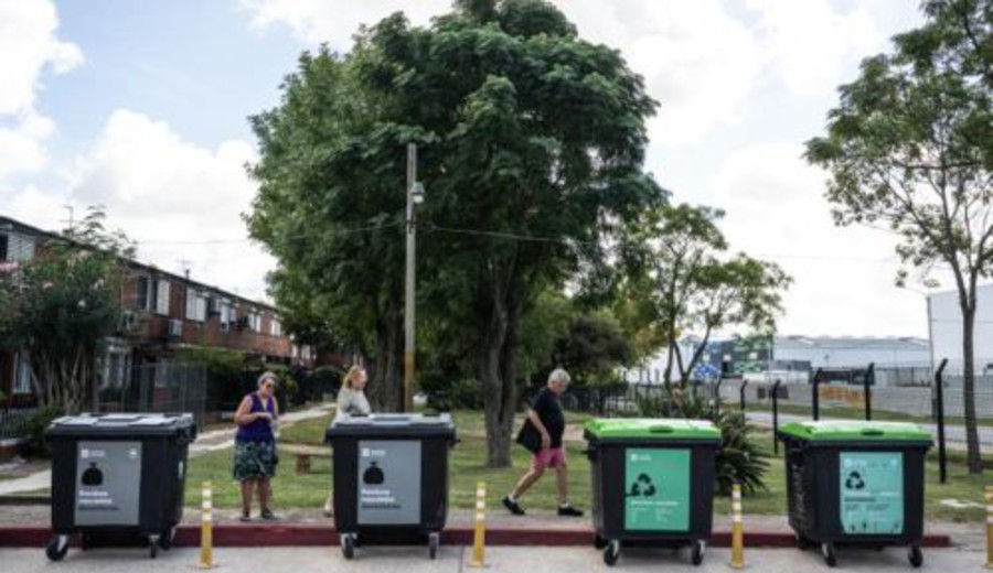 imagen de Nuevos contenedores entregados en Carrasco