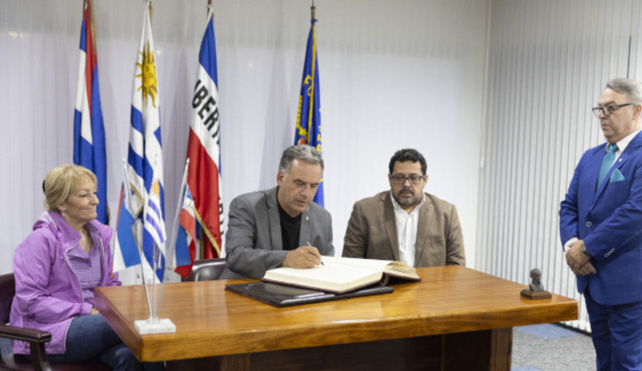 imagen de Orsi arribó al país tras su participación en la X Cumbre de la Celac