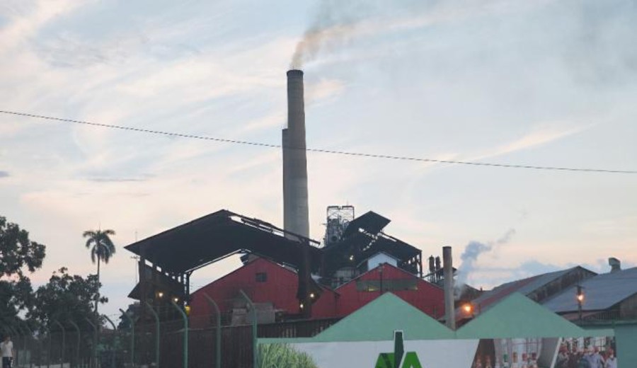 imagen de Melanio Hernández, único central azucarero aún operativo en Cuba, cierra "por la difícil coyuntura energética"