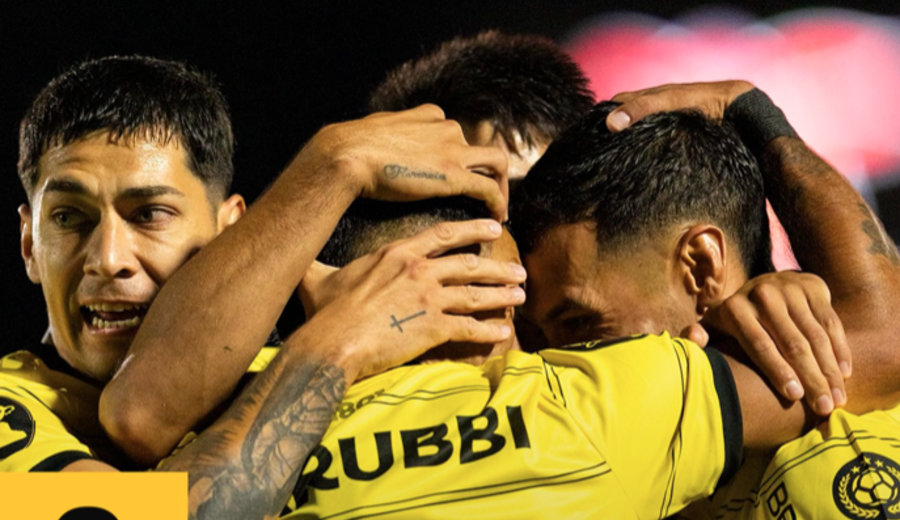 imagen de Peñarol venció 2-0 a Boston River y es líder