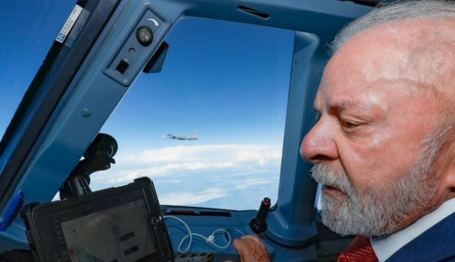 imagen de Lula bautiza primer avión caza supersónico fabricado en Brasil y dice que es importante para soberanía