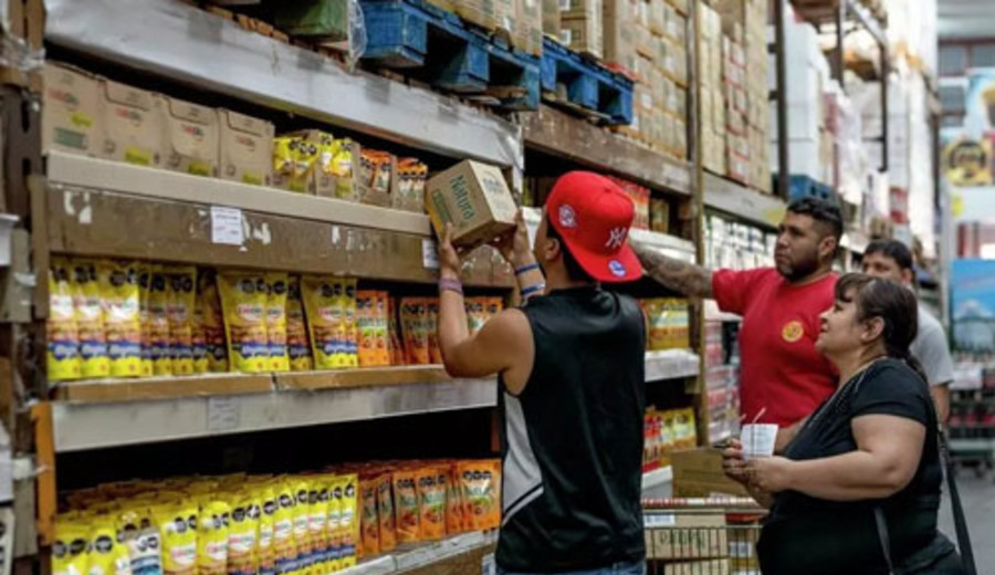 imagen de El consumo masivo en Argentina profundiza una caída en febrero