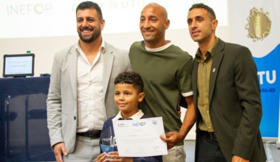 imagen de Futbolistas profesionales culminan la educación media a través del programa “Bachillerato Profesional Trayectos”