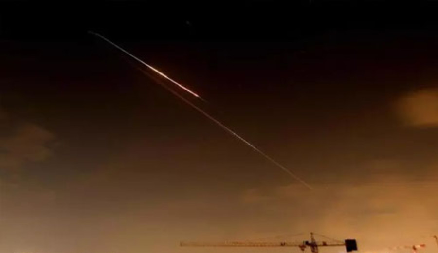 imagen de Trump sigue con sus señales contradictorias: avanza un acuerdo, pero puede destruir la isla de Kharg