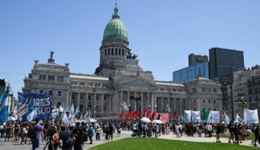 imagen de La Justicia argentina suspende parcialmente la reforma laboral de Javier Milei