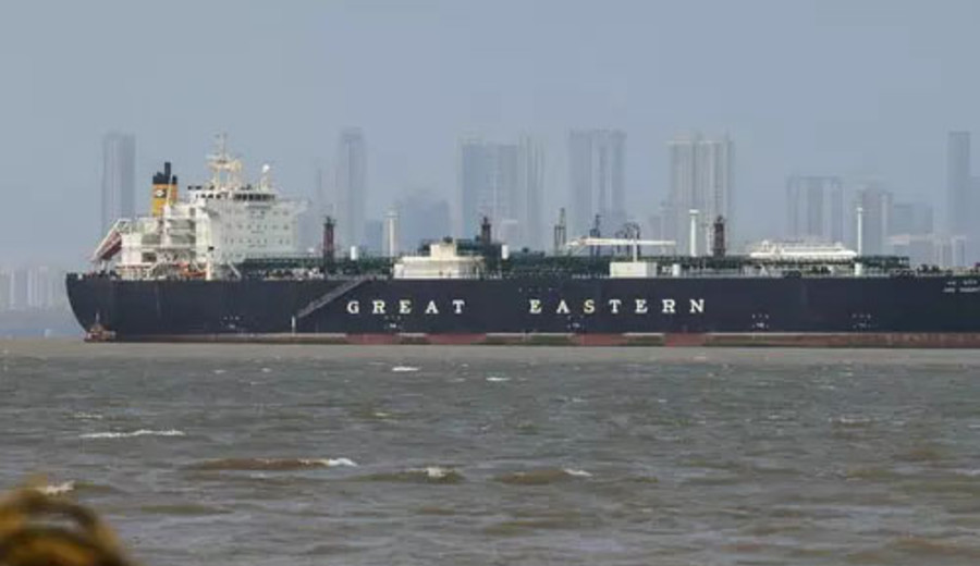 imagen de Un giro clave: cuatro buques atraviesan Ormuz