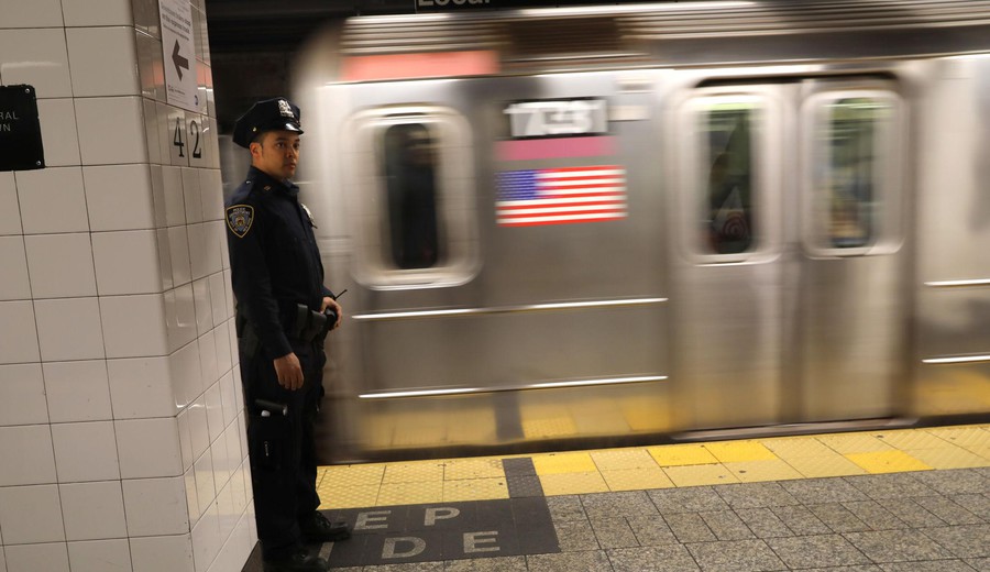 imagen de Ataque con cuchillo en Grand Central dejó tres heridos y al agresor baleado por la Policía