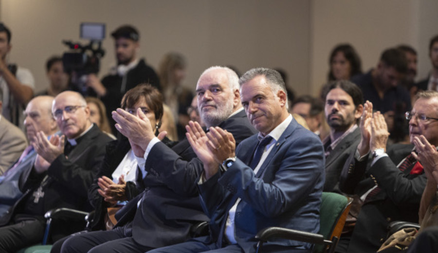 imagen de Orsi participó en entrega del título Honoris Causa al artista Pablo Atchugarry
