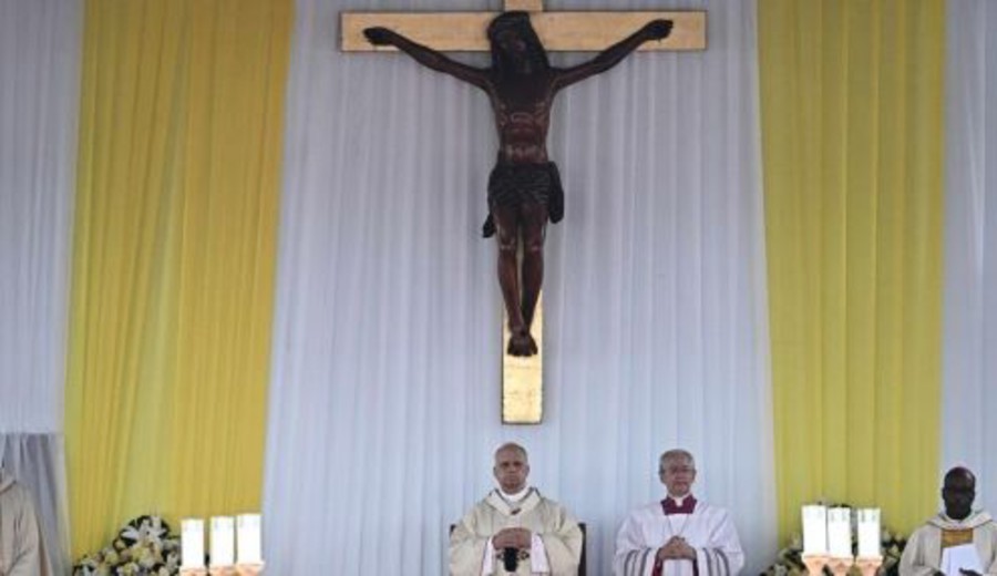 imagen de "El mundo está asolado por un puñado de tiranos", dice León XIV