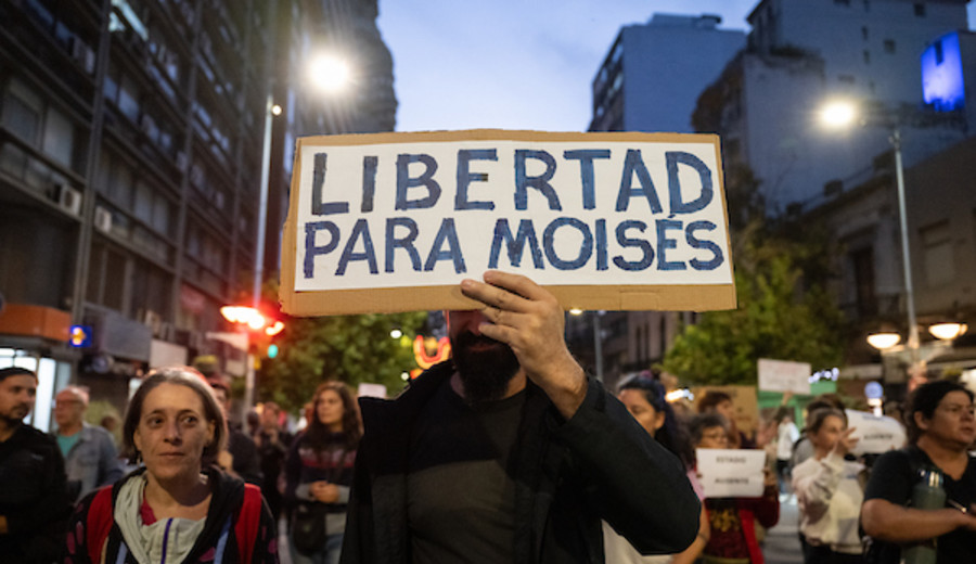 imagen de “Libertad para Moisés”: Movilización apoyó al joven condenado por matar a su padre abusador