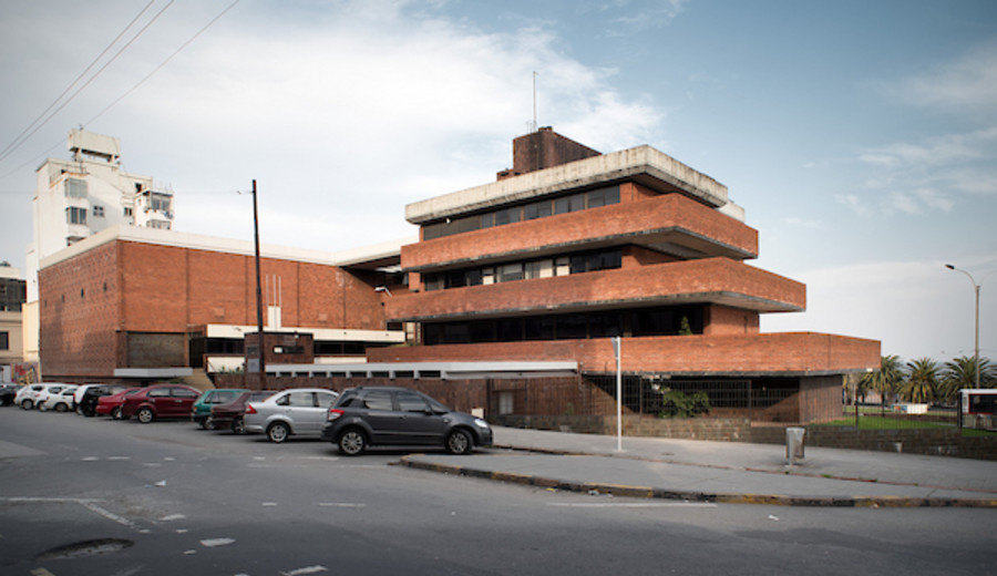 imagen de AEBU denuncia migración de clientes desde banca pública a privada: “el servicio que se está brindando no es el mejor”