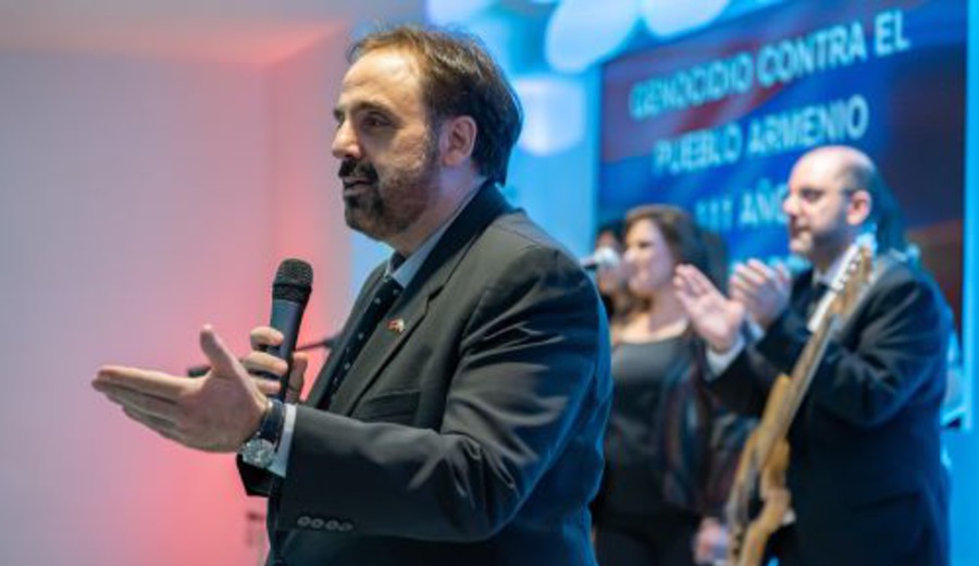 imagen de Con la presencia del presidente Orsi la colectividad armenia conmemoró los 111 años del genocidio