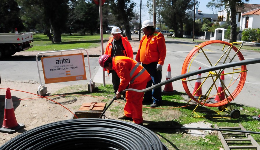 imagen de Fibra óptica: Todos los pueblos de más de 500 habitantes tendrán conexión para fin de año, anunció presidente de Antel