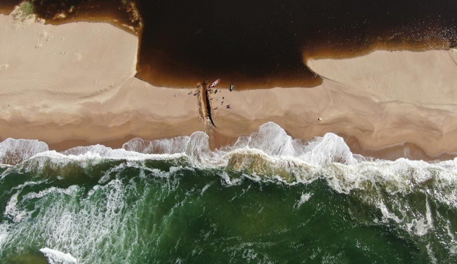 imagen de La comunidad volvió a abrir manualmente la barra de Laguna Garzón después de más de una década