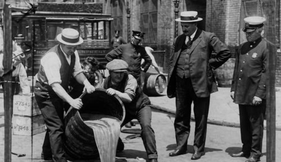 imagen de Whisky de autor-Uruguay la patria de la incompetitividad. Michael Mansillla