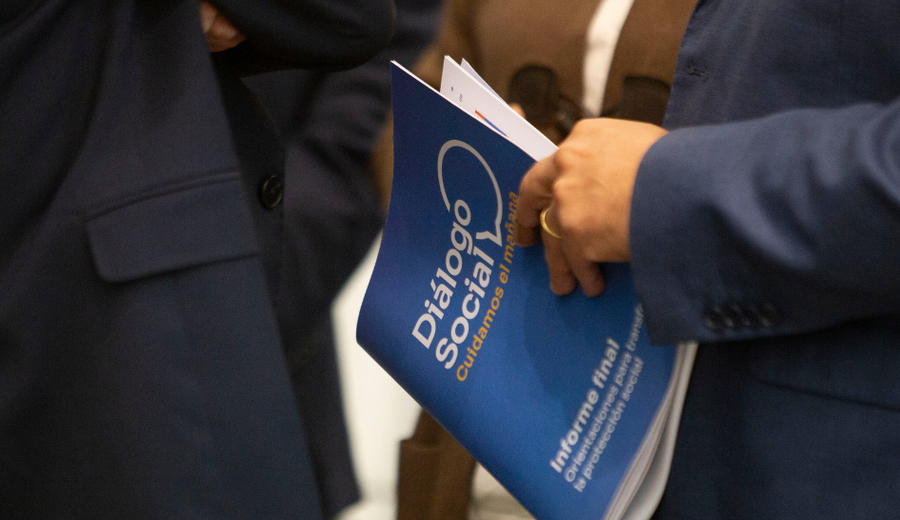 imagen de Orsi propone cambios previsionales, mantiene las AFAP y lleva parte del plan a la Rendición de Cuentas