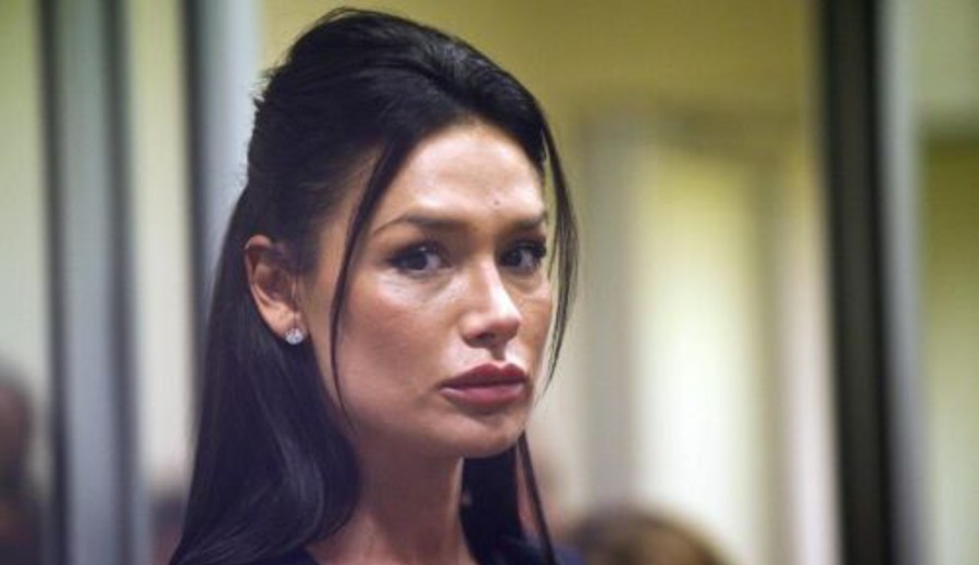 imagen de Crece el escándalo por indulto a organizadora de fiestas hot de Berlusconi