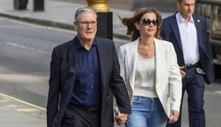 imagen de Starmer reconoce "frustración" con su figura, pero asegura que si dimite "sumiría en el caos" al país
