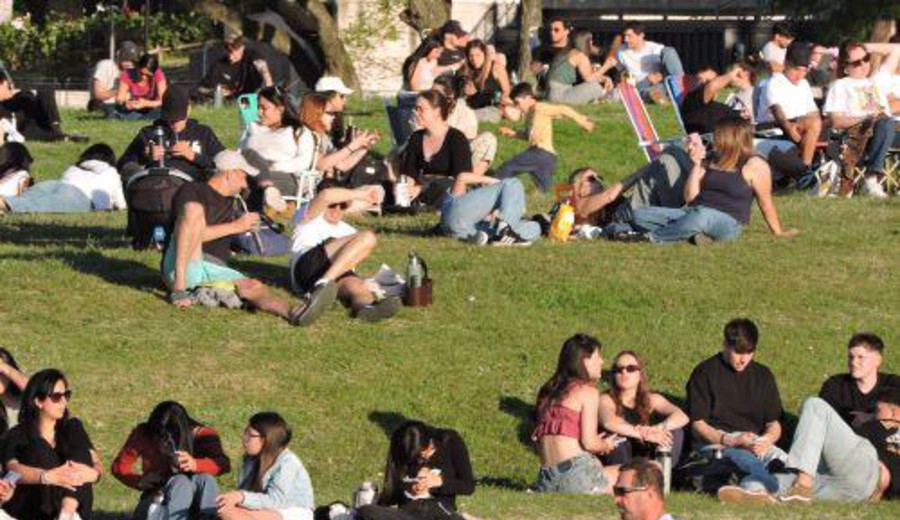 imagen de Datos del censo ponderado: la población de Uruguay es de tres millones y medio de habitantes; aplastante mayoría urbana
