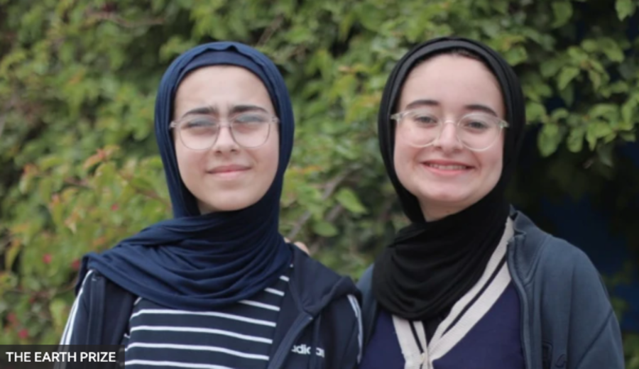 imagen de Gaza: Dos hermanas adolescentes ganan premio por convertir escombros de la guerra en ladrillos