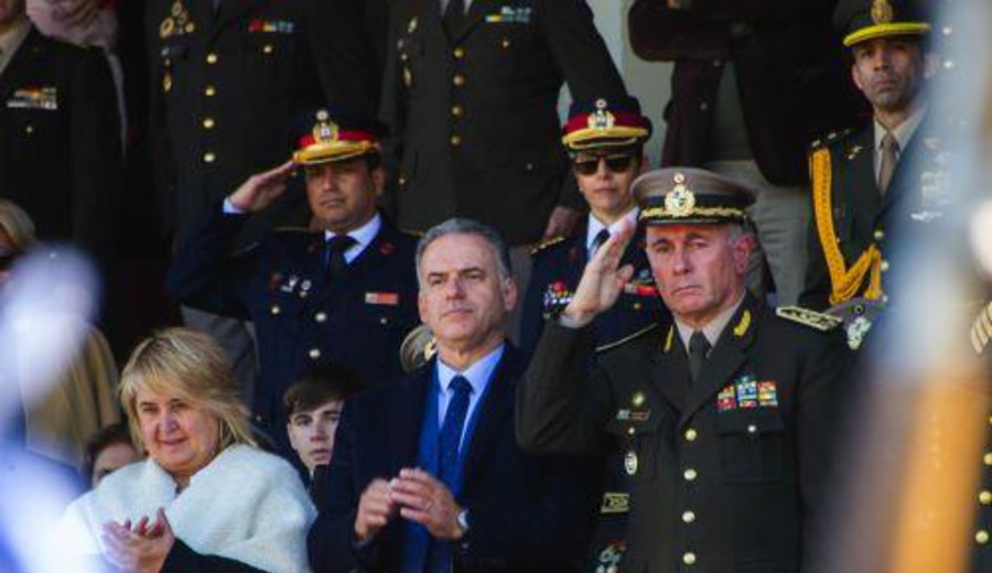 imagen de El presidente Orsi encabezó acto por los 215 años del Ejército Nacional
