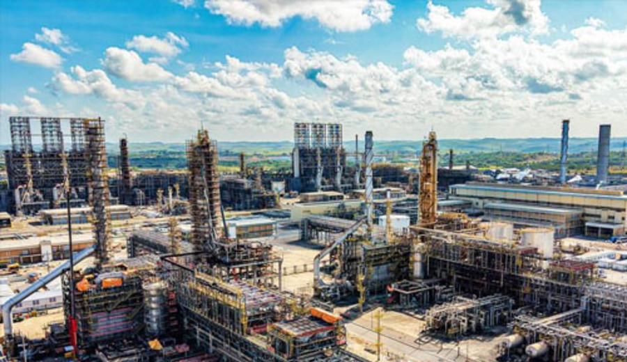 imagen de Refinerías brasileñas operan al límite de su capacidad ante tensión global por combustibles, dice Petrobras