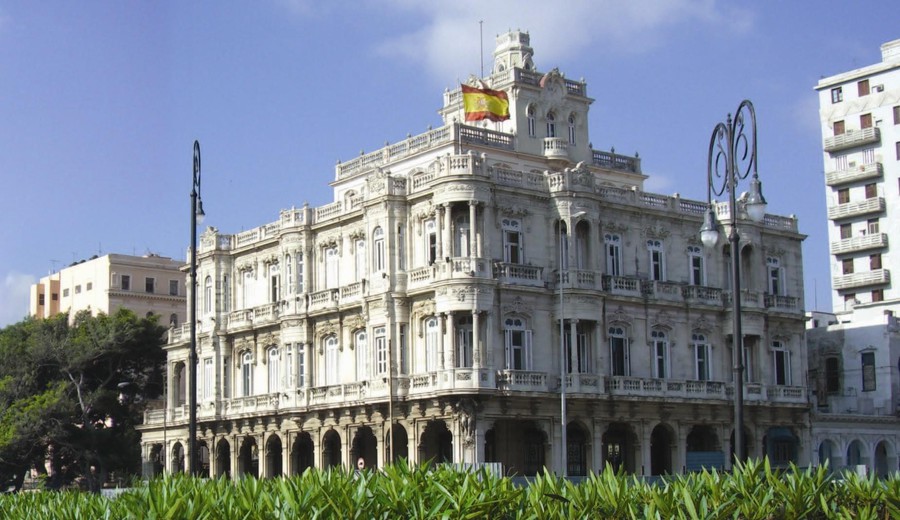 imagen de GAESA y Consulado de España: Cubanos descendientes de españoles denuncian “negocio redondo” con la Ley de Nietos