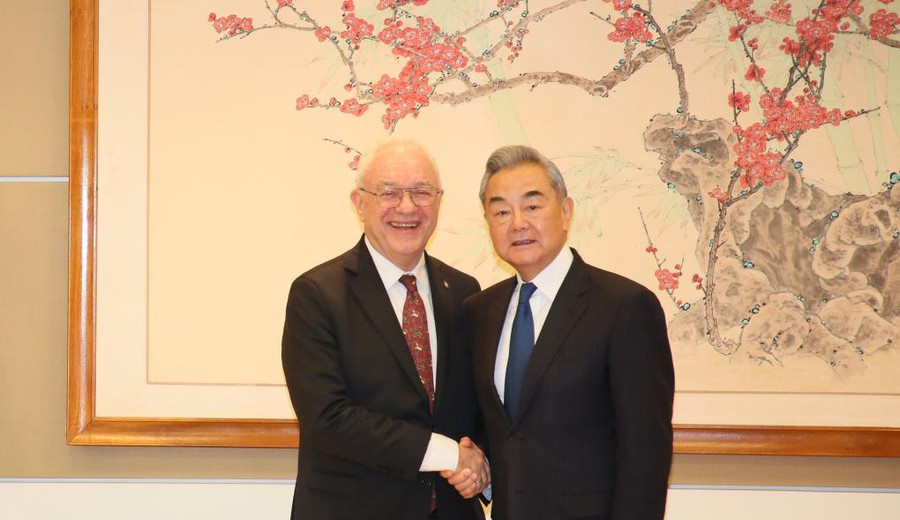 imagen de China apoya a Uruguay en la salvaguarda de su soberanía, seguridad e intereses de desarrollo, dice canciller chino