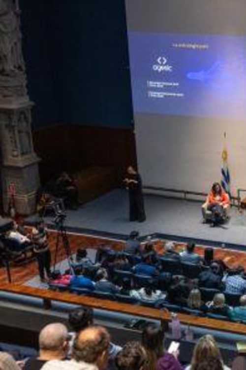 Imagen del contenido “Estado e Inteligencia Artificial” en debate en Ciclo de Innovación convocado por la Intendencia de Montevideo