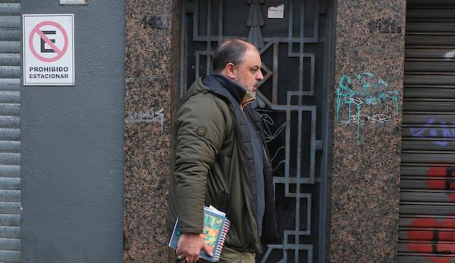 imagen de Justicia prorrogó medidas cautelares sobre salidas y viajes de Charles Carrera