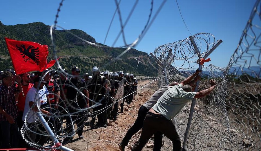 imagen de Protestas en Albania crecen contra proyectos turísticos costeros