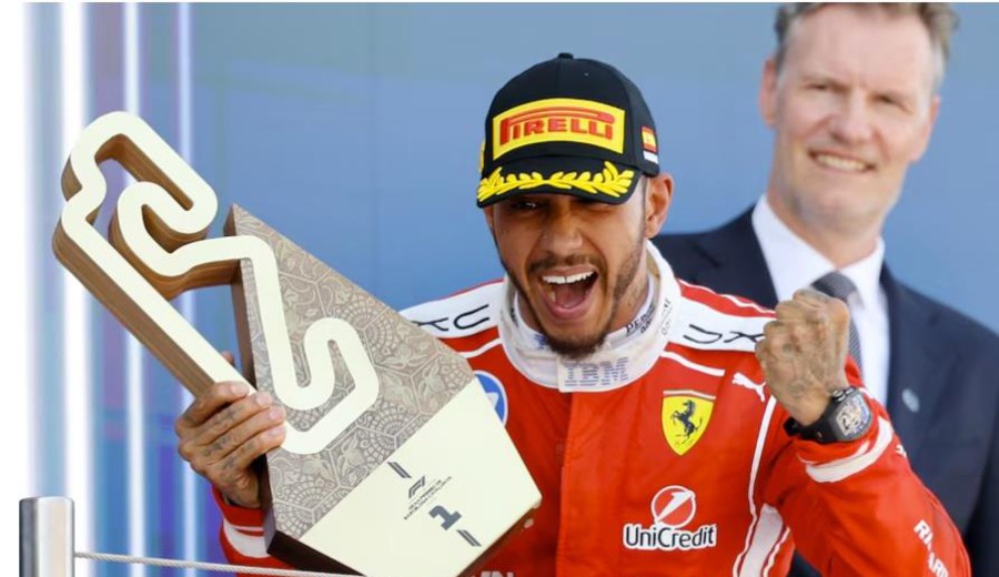 imagen de Hamilton ganó por primera vez con Ferrari y desató la euforia italiana