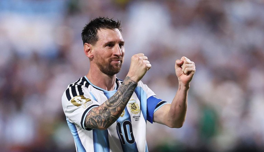 imagen de Con show de Messi, Argentina jugó como campeón y venció 3-0 a Argelia en su debut en el Mundial
