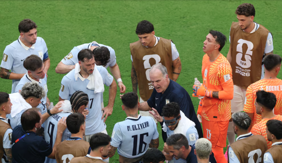 imagen de La peculiar respuesta de Bielsa que hizo reír a los periodistas antes del partido de Uruguay en el Mundial