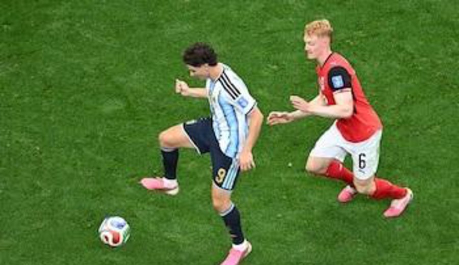 imagen de Por qué todos los futbolistas del Mundial usan botines fucsia