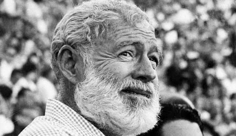 imagen de Ernest Hemingway, Nobel de Literatura en 1954: "La felicidad en las personas inteligentes es lo más raro que conozco"