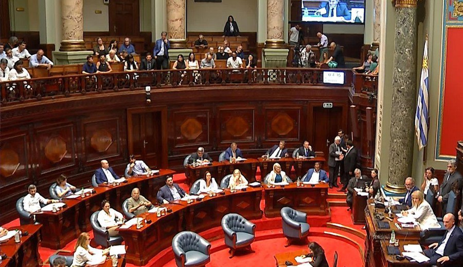 imagen de Uruguay avanza para castigar los deepfakes sexuales sin consentimiento