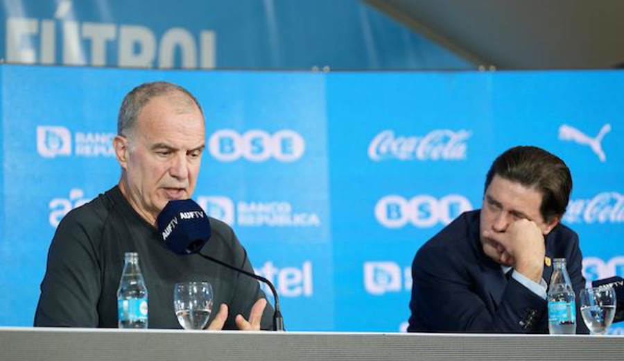 imagen de Lugano sobre Bielsa: "Un gran error de la AUF llegar con un DT que no debió estar nunca en el Mundial"