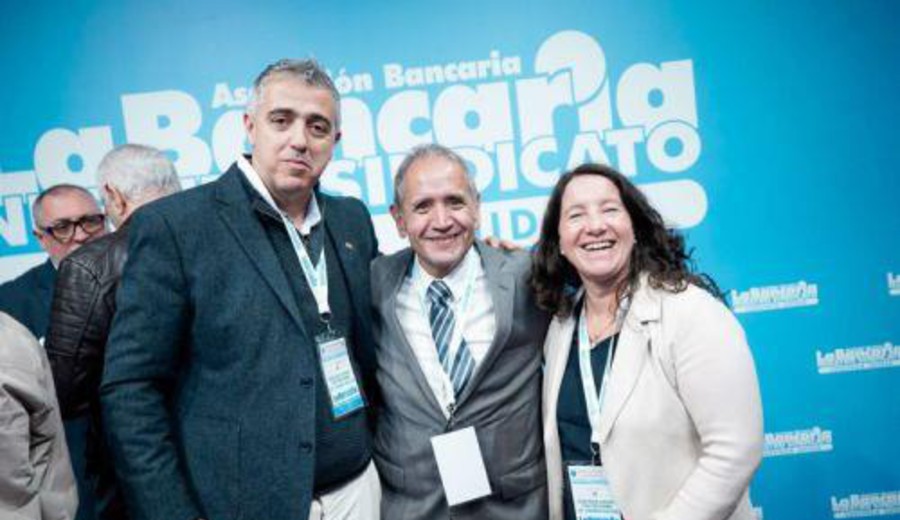 imagen de AEBU presente en el Congreso de la Bancaria