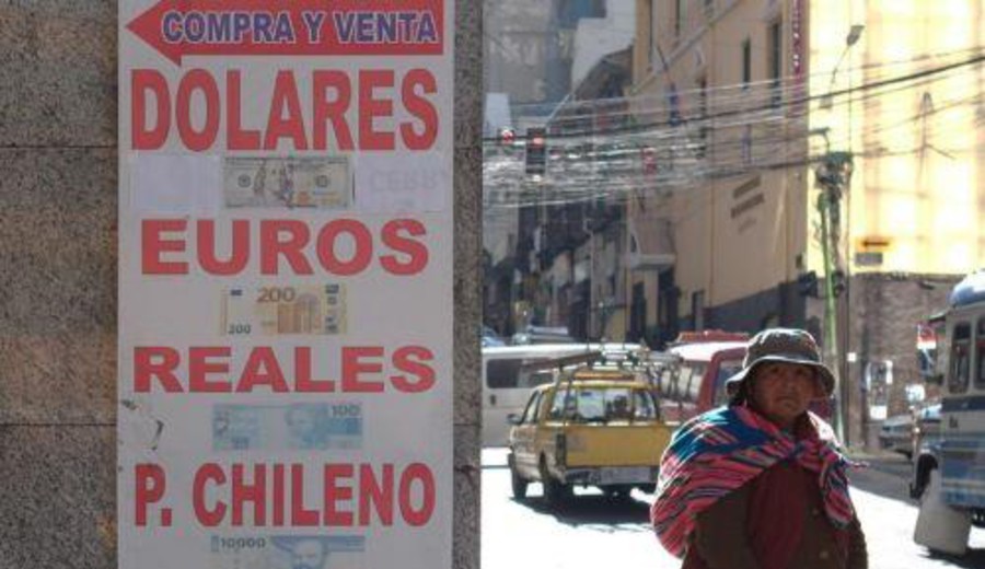 imagen de Bolivia devalúa el peso 40% y elimina el tipo de cambio fijo con el dólar