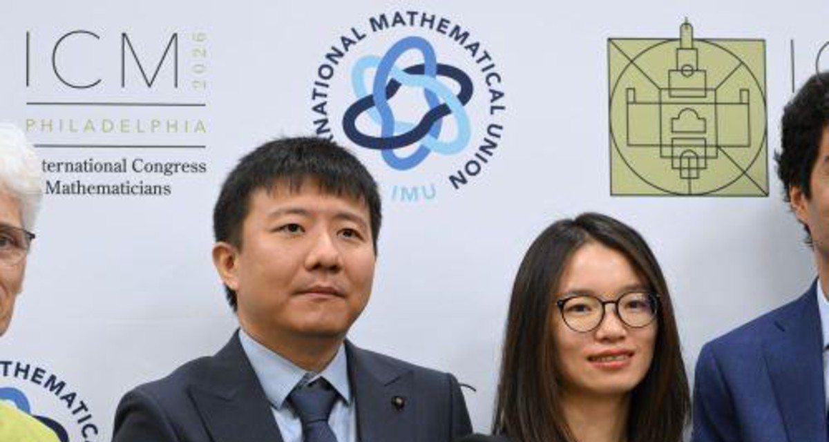 imagen de Matemáticos chinos Deng Yu y Wang Hong son galardonados con Medallas Fields