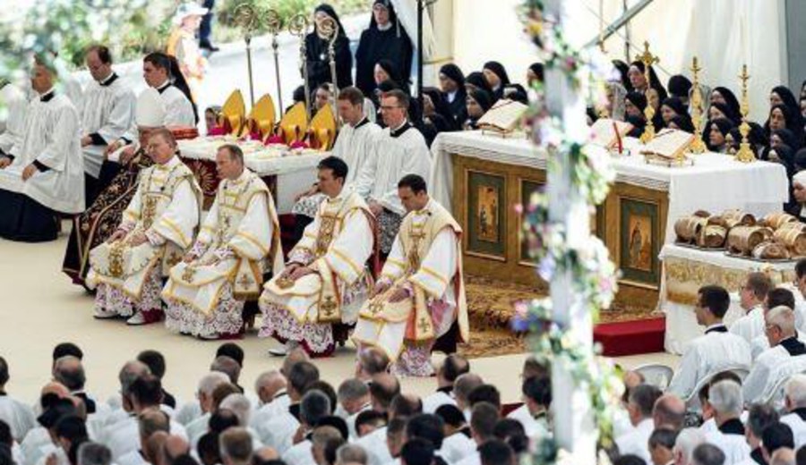 imagen de El Vaticano decretó la excomunión de los lefebvrianos